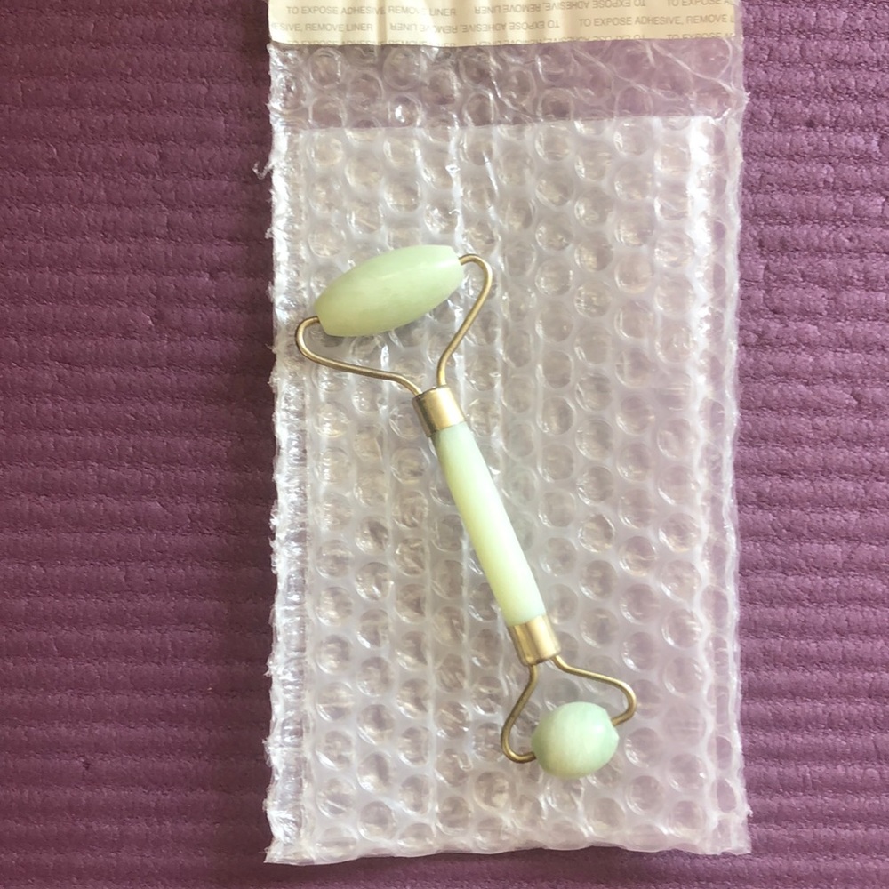 Jade facial roller